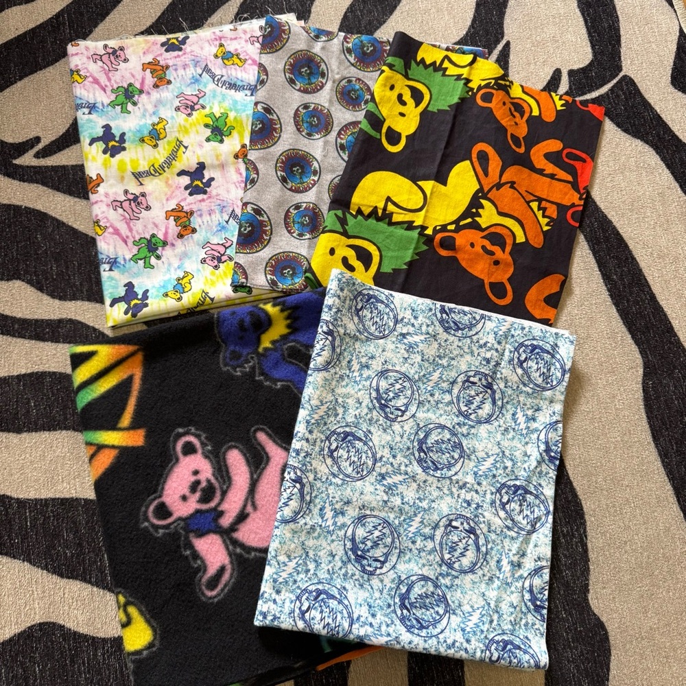 Grateful Dead fabric assorted lot of 5 fat quarters cotton & fleece quilting DIY